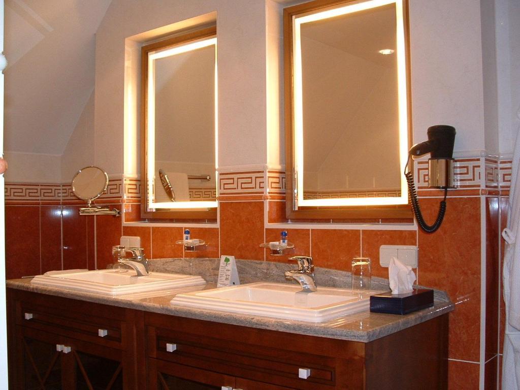 Altstadthotel Braeuwirt ヴァイデン 部屋 写真